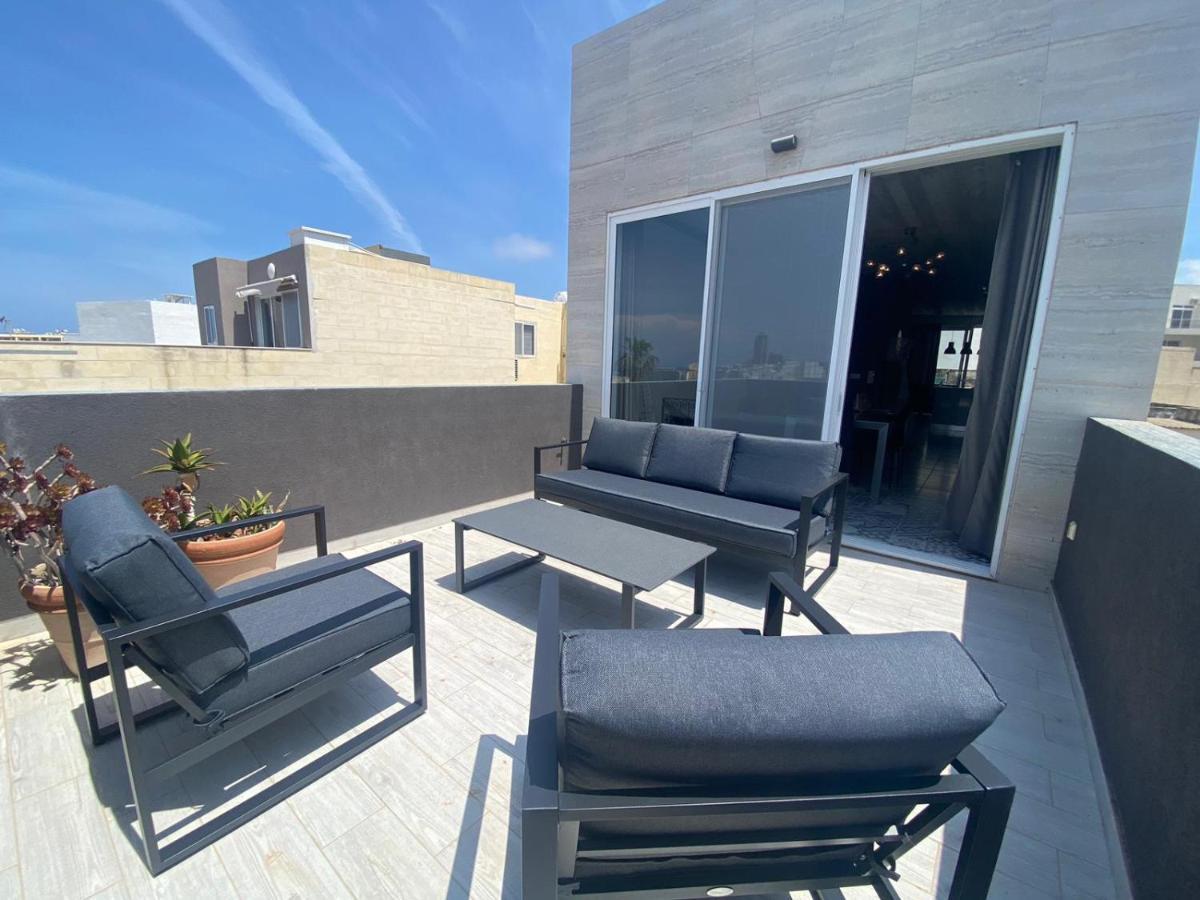 Apartment Distant Seaview Penthouse Sliema