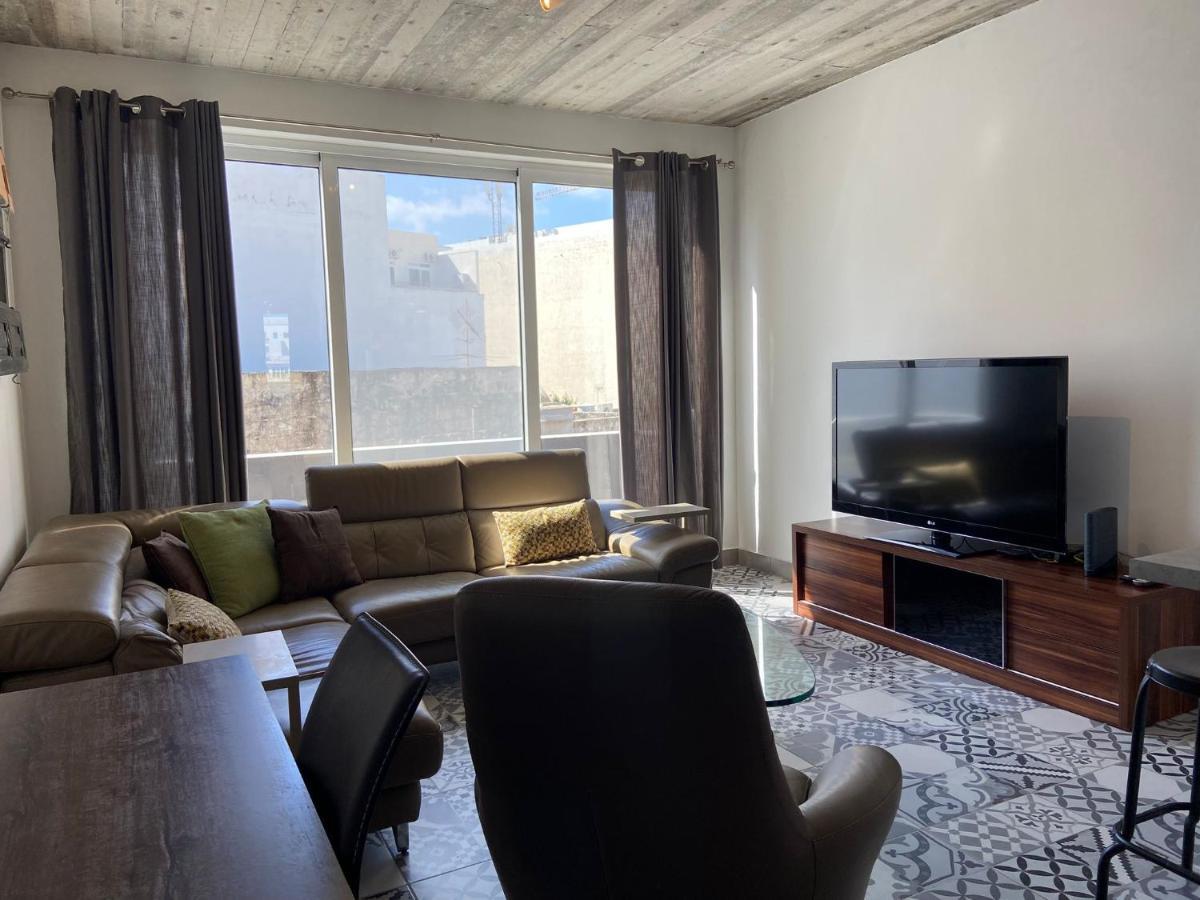 Distant Seaview Penthouse Apartament Sliema