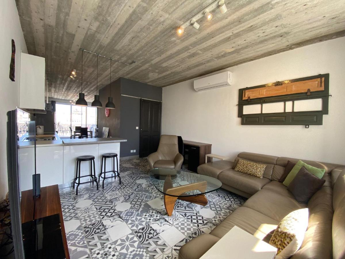 Distant Seaview Penthouse